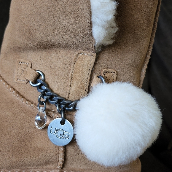 UGG - Picture 3 of 9